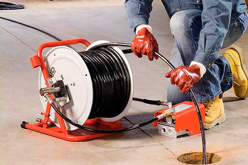 Limpieza de Tanques Sépticos. Destaqueo de Tuberías Trampas de Grasa. Cajas de Registro. Tanques sépticos. Reparación de Tuberías. Fugas de agua. Construcción de Tanques Sépticos, Trampas de grasa y drenajes. Servicio de mantenimiento de tuberías para empresas, Residenciales.